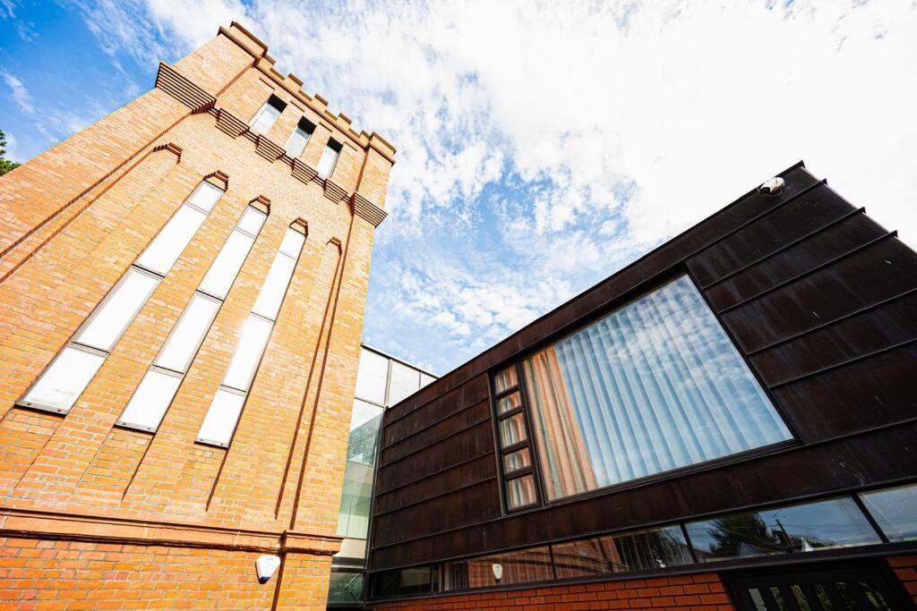 Luxury Water Tower I Roof Bar I Cinema Villa Cardiff Eksteriør billede