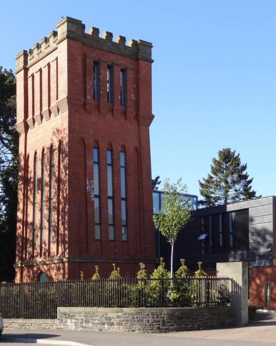 Luxury Water Tower I Roof Bar I Cinema Villa Cardiff Eksteriør billede