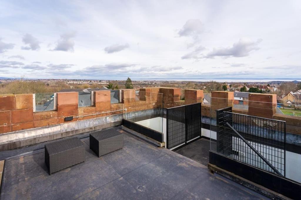 Luxury Water Tower I Roof Bar I Cinema Villa Cardiff Eksteriør billede